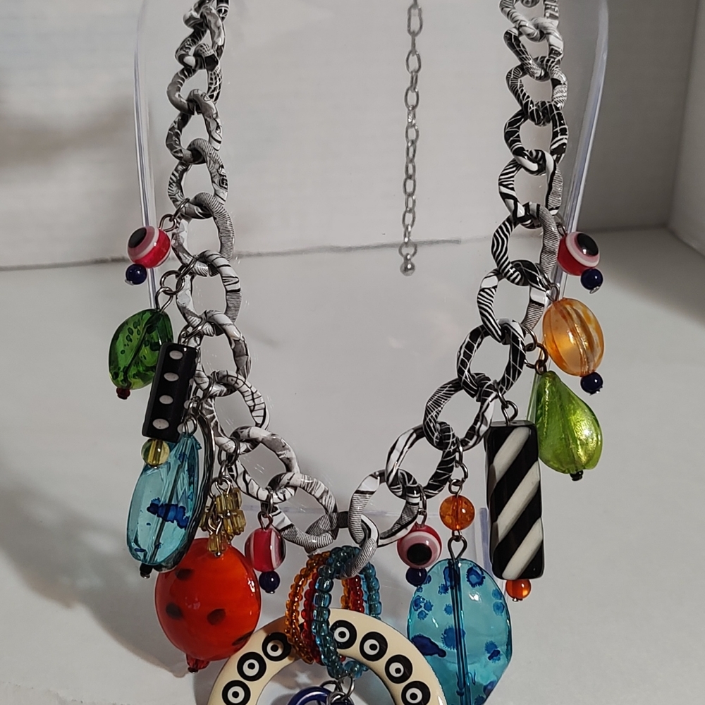 Multi colored statement necklace - Picture 13 of 13